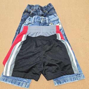 Infant Boy Bottoms 12-18Monthes  2 Jeans & 2 Shorts (C13,14,19)